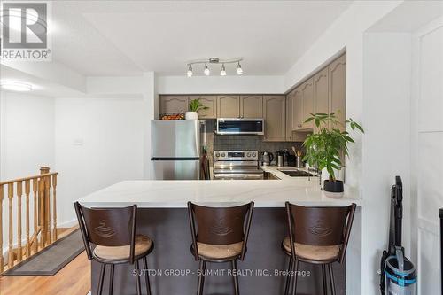 2122 - 115 George Appleton Way, Toronto (Downsview-Roding-Cfb), ON - Indoor Photo Showing Kitchen