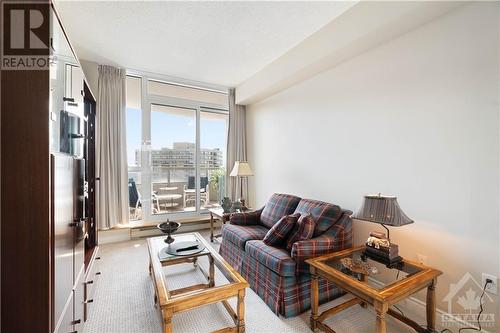 1480 Riverside Drive Unit#2107, Ottawa, ON - Indoor Photo Showing Living Room