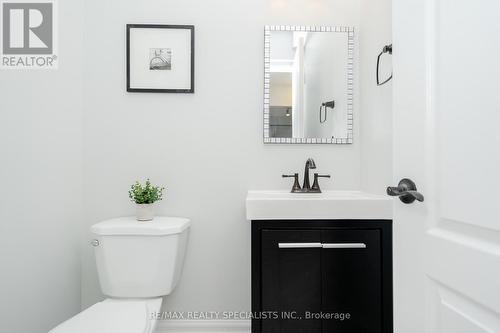 16 Mullis Crescent, Brampton (Fletcher'S West), ON - Indoor Photo Showing Bathroom