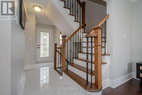 16 Mullis Crescent, Brampton (Fletcher'S West), ON - Indoor Photo Showing Other Room