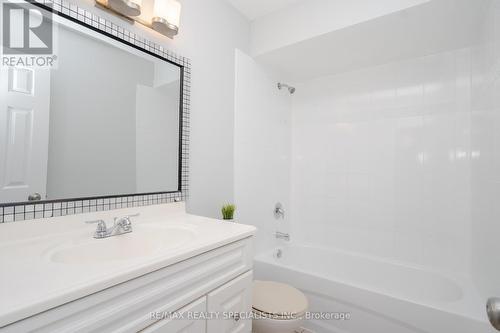 16 Mullis Crescent, Brampton (Fletcher'S West), ON - Indoor Photo Showing Bathroom