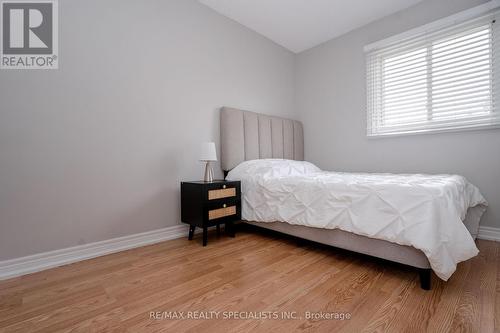 16 Mullis Crescent, Brampton (Fletcher'S West), ON - Indoor Photo Showing Bedroom