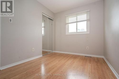 16 Mullis Crescent, Brampton (Fletcher'S West), ON - Indoor Photo Showing Other Room