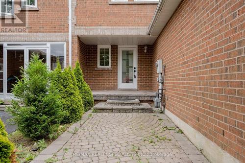 16 Mullis Crescent, Brampton (Fletcher'S West), ON - Outdoor