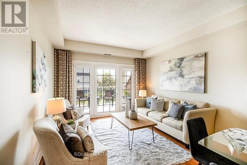 207 - 375 Lakebreeze Drive, Clarington (Newcastle), ON - Indoor Photo Showing Living Room