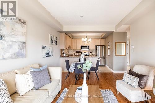 207 - 375 Lakebreeze Drive, Clarington (Newcastle), ON - Indoor Photo Showing Living Room