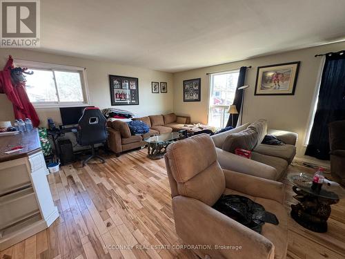 69 Maple Street, Trent Hills (Campbellford), ON - Indoor Photo Showing Living Room