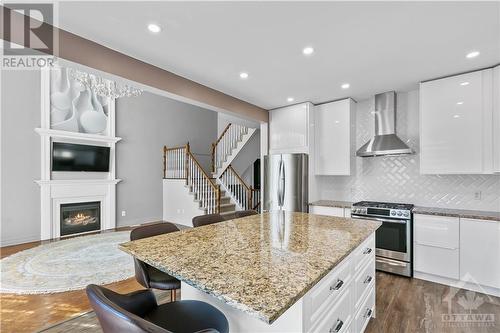 28 Borealis Crescent, Ottawa, ON - Indoor Photo Showing Kitchen With Upgraded Kitchen