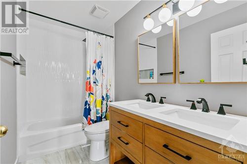 28 Borealis Crescent, Ottawa, ON - Indoor Photo Showing Bathroom