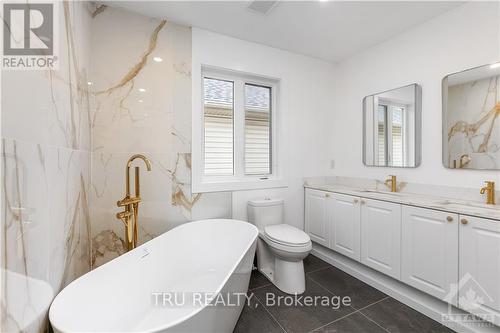 28 Borealis Crescent, Ottawa, ON - Indoor Photo Showing Bathroom