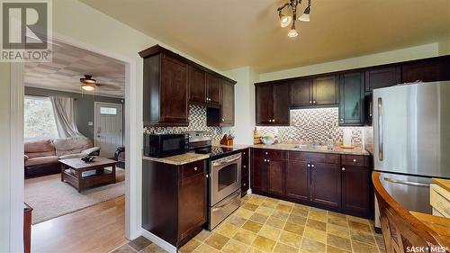 803 Princess Street, Regina, SK - Indoor Photo Showing Kitchen