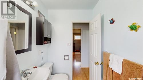 803 Princess Street, Regina, SK - Indoor Photo Showing Bathroom