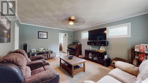 803 Princess Street, Regina, SK - Indoor Photo Showing Living Room