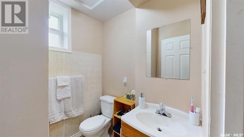 803 Princess Street, Regina, SK - Indoor Photo Showing Bathroom