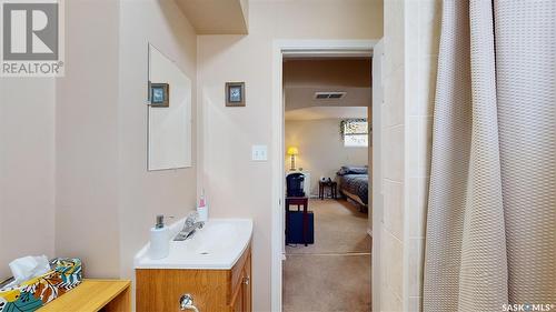 803 Princess Street, Regina, SK - Indoor Photo Showing Bathroom