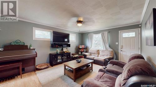 803 Princess Street, Regina, SK - Indoor Photo Showing Living Room