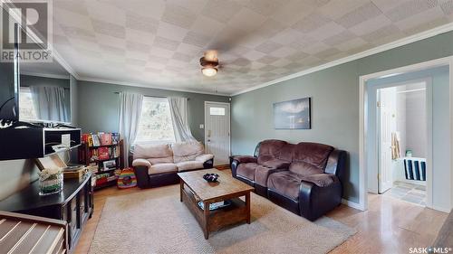 803 Princess Street, Regina, SK - Indoor Photo Showing Living Room