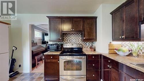 803 Princess Street, Regina, SK - Indoor Photo Showing Kitchen