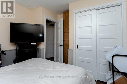 589 Elm Street, St. Thomas, ON - Indoor Photo Showing Bedroom