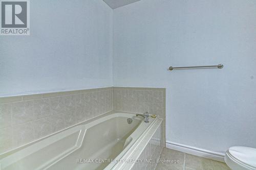 14 - 374 Front Street, Central Elgin (Port Stanley), ON - Indoor Photo Showing Bathroom