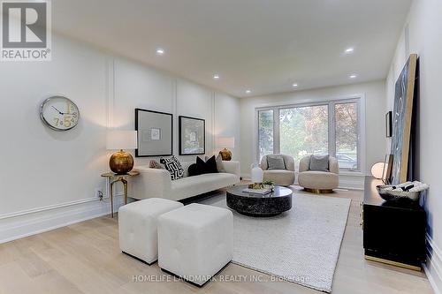 86 Liebeck Crescent, Markham (Unionville), ON - Indoor Photo Showing Living Room