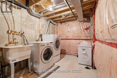 3 - 90 Sovereign'S Gate N, Barrie (Innis-Shore), ON - Indoor Photo Showing Laundry Room