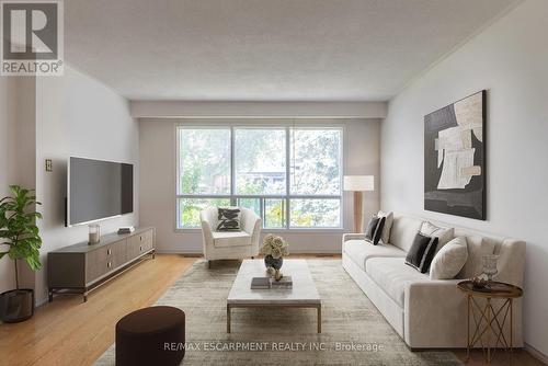 312 Mary Street, Oakville (Old Oakville), ON - Indoor Photo Showing Living Room