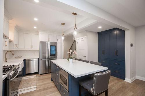 1809 Upper Wentworth Street Unit# 22, Hamilton, ON - Indoor Photo Showing Kitchen With Upgraded Kitchen