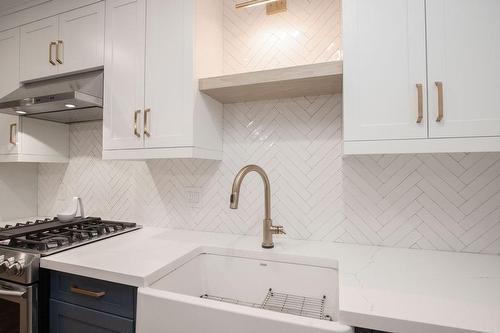 1809 Upper Wentworth Street Unit# 22, Hamilton, ON - Indoor Photo Showing Kitchen