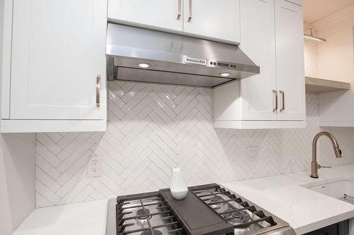 1809 Upper Wentworth Street Unit# 22, Hamilton, ON - Indoor Photo Showing Kitchen