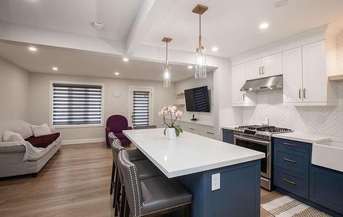 1809 Upper Wentworth Street Unit# 22, Hamilton, ON - Indoor Photo Showing Kitchen With Upgraded Kitchen