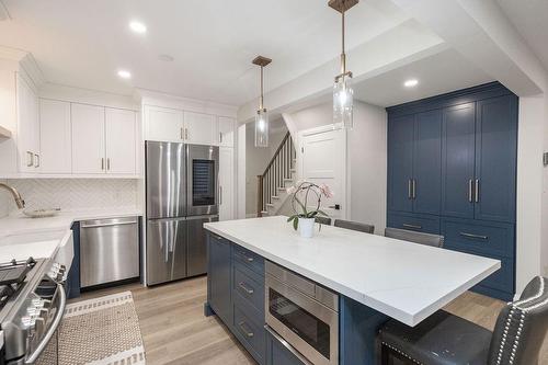 1809 Upper Wentworth Street Unit# 22, Hamilton, ON - Indoor Photo Showing Kitchen With Upgraded Kitchen