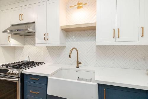 1809 Upper Wentworth Street Unit# 22, Hamilton, ON - Indoor Photo Showing Kitchen With Upgraded Kitchen