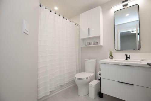 1809 Upper Wentworth Street|Unit #22, Hamilton, ON - Indoor Photo Showing Bathroom