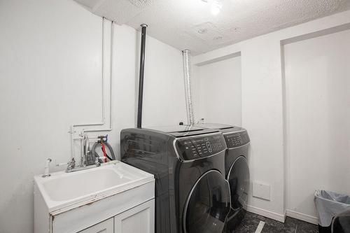 1809 Upper Wentworth Street Unit# 22, Hamilton, ON - Indoor Photo Showing Laundry Room