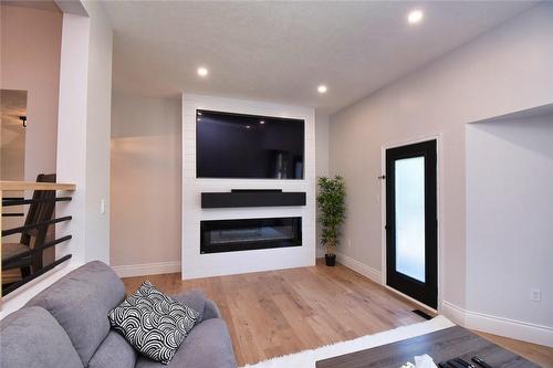 72 Stone Church Road W|Unit #11, Hamilton, ON - Indoor Photo Showing Living Room With Fireplace