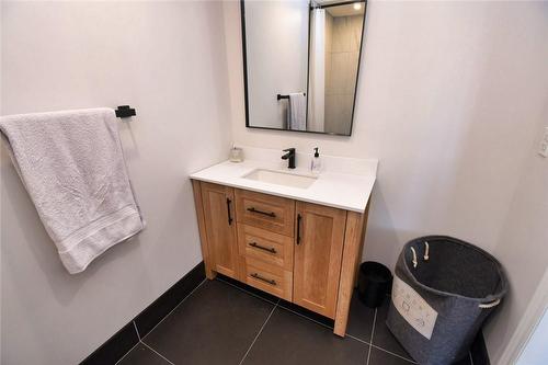 72 Stone Church Road W|Unit #11, Hamilton, ON - Indoor Photo Showing Bathroom