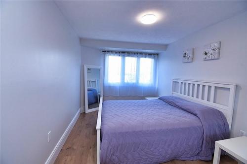 72 Stone Church Road W|Unit #11, Hamilton, ON - Indoor Photo Showing Bedroom