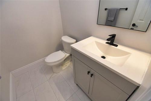 72 Stone Church Road W|Unit #11, Hamilton, ON - Indoor Photo Showing Bathroom