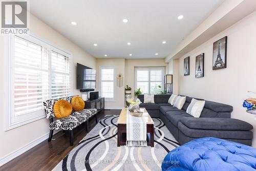 106 - 18 Shiraz Drive, Brampton (Sandringham-Wellington), ON - Indoor Photo Showing Living Room