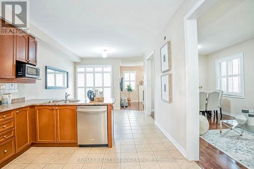 29 Goswell Street, Brampton (Bram East), ON - Indoor Photo Showing Kitchen With Double Sink