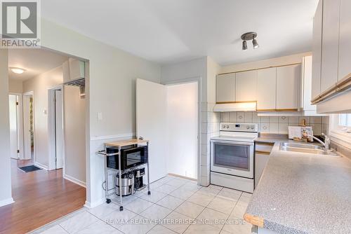 108 Corby Crescent, Brampton (Brampton South), ON - Indoor Photo Showing Kitchen With Double Sink