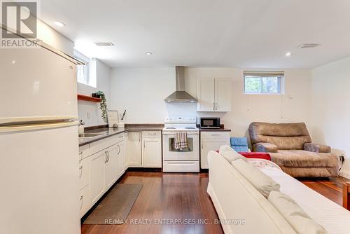 108 Corby Crescent, Brampton (Brampton South), ON - Indoor Photo Showing Kitchen