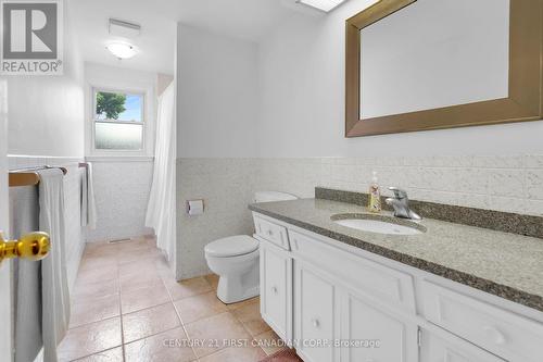 1020 Flintlock Road, London, ON - Indoor Photo Showing Bathroom