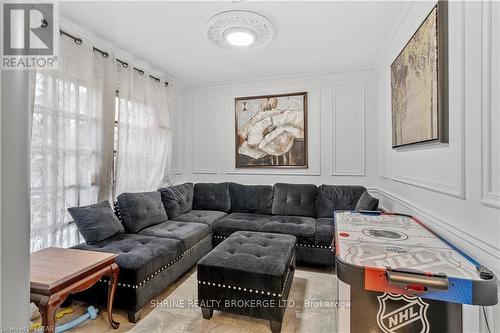 1155 Royal York Road, London, ON - Indoor Photo Showing Living Room