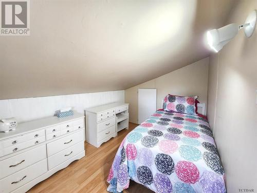 611 Ambridge Dr, Iroquois Falls, ON - Indoor Photo Showing Bedroom