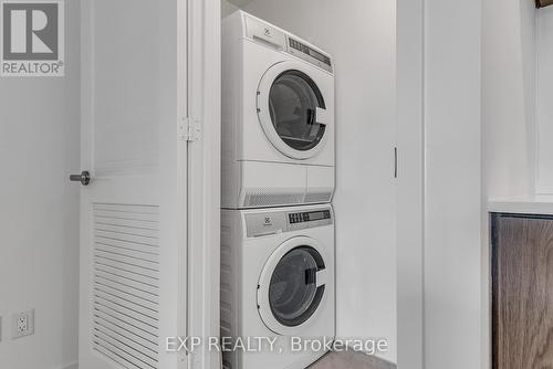 920 - 12 Bonnycastle Street, Toronto (Waterfront Communities), ON - Indoor Photo Showing Laundry Room