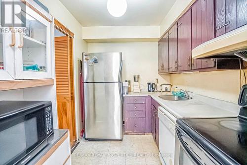 297 - 165 Cherokee Boulevard, Toronto (Pleasant View), ON - Indoor Photo Showing Kitchen