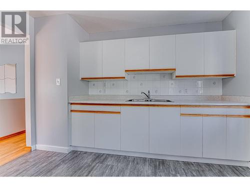 5840 Westwynd Drive, Falkland, BC - Indoor Photo Showing Kitchen With Double Sink