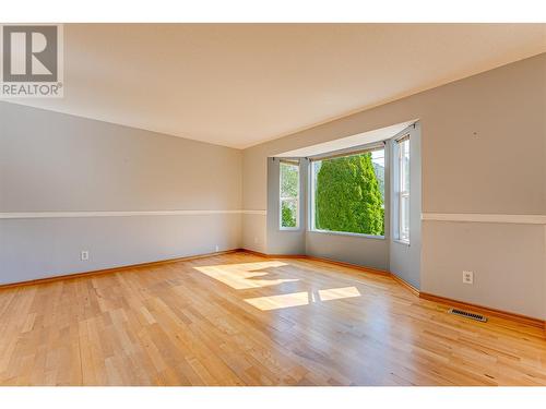 5840 Westwynd Drive, Falkland, BC - Indoor Photo Showing Other Room